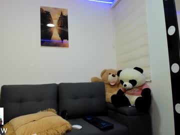 webcam girl abigail_w live cam image #3102196