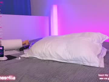webcam girl kittymeow_xxx live cam image #4040668