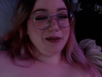 webcam girl uwuptiana live cam image #5872839