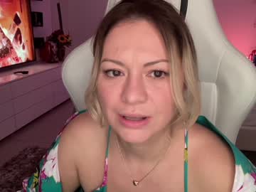 webcam girl kiradivine live cam image #475597