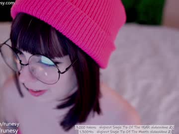 webcam girl runesy live cam image #5100972