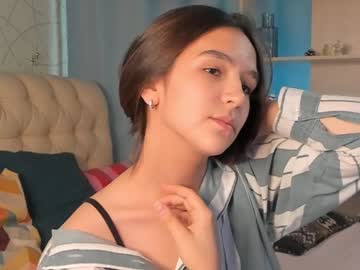 webcam girl catherineandrea live cam image #2634891