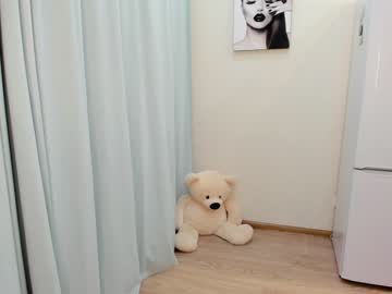 webcam girl yana_squrel_22 live cam image #3028013
