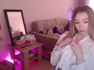 webcam girl gudeeetama live cam image #306202