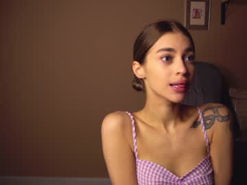 webcam girl cuteelsa_ live cam image #5864059
