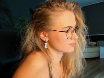 webcam girl linellali live cam image #3008169