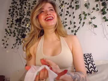 webcam girl lillpio live cam image #3188829
