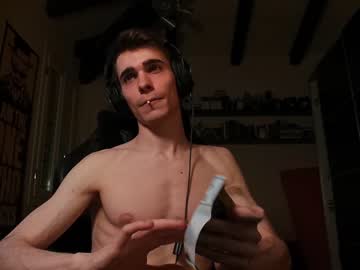 webcam man dumbnerd3 live cam image #2644252