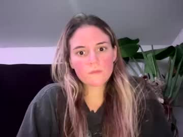 webcam girl bananascoconutz live cam image #6372484