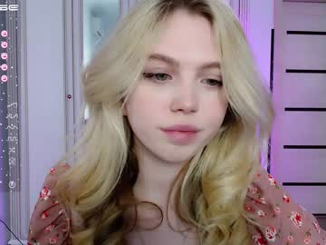 webcam girl small_blondee live cam image #3854220
