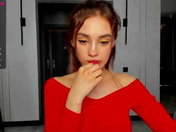 webcam girl angella_kleee live cam image #2124198
