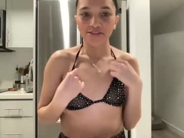 webcam girl ittybity115598 live cam image #3671614
