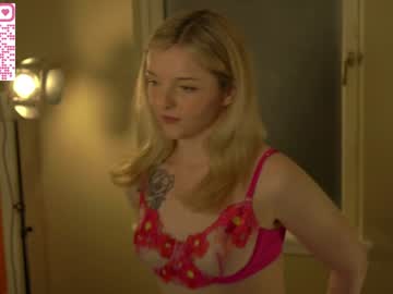 webcam girl lucydelovely live cam image #6943527
