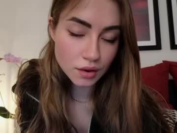 webcam girl strawberryjamx live cam image #6040091