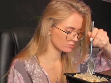 webcam girl linellali live cam image #2900826