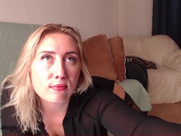webcam girl foxydiamond2020 live cam image #2821675