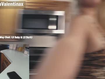 webcam girl milavalentinax live cam image #1453691