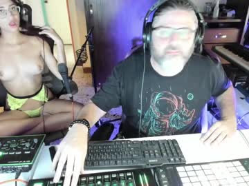 webcam couple cheeseburgerjesus live cam image #6089080