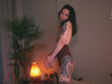 webcam girl ambientink live cam image #2301624