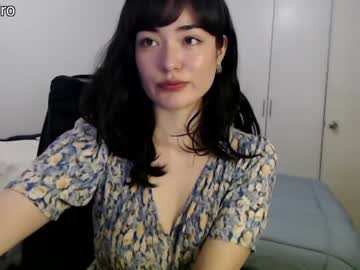 webcam girl dronae live cam image #3483818