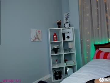 webcam girl foxhilary live cam image #1138870