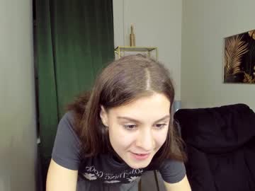 webcam girl aurora_bray live cam image #2843552