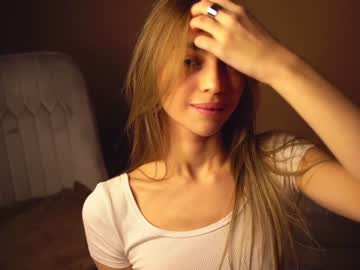 webcam girl cuteelsa_ live cam image #5964739