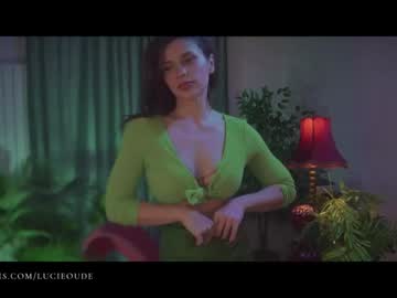 webcam girl lucieoude_ live cam image #3400545