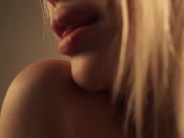 webcam girl cuteelsa_ live cam image #4900743