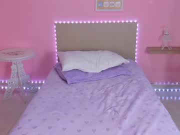 webcam girl little_effy18 live cam image #2329323
