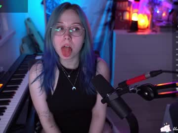webcam girl blue_mooncat live cam image #5566746