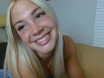 webcam girl lovecayaxo live cam image #5437703