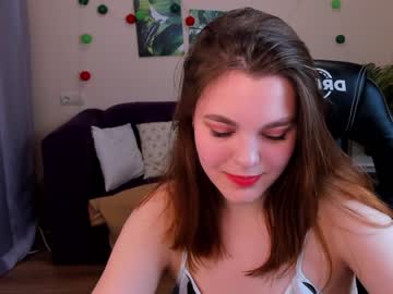 webcam girl lillillyevans live cam image #3696430
