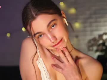 webcam girl hoolybunny live cam image #6610294