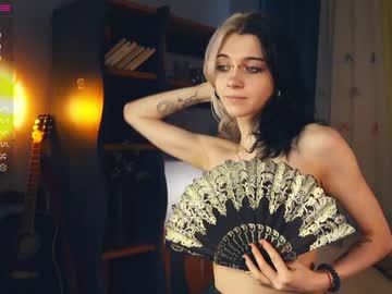 webcam girl deliaderrick live cam image #6925125