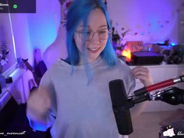 webcam girl blue_mooncat live cam image #6698730