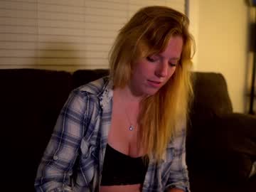 webcam girl crimsonxrapture live cam image #341356