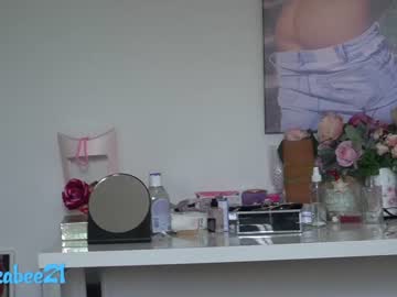 webcam girl erikabee live cam image #2620410
