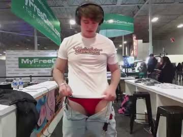 webcam man thejohnnystone live cam image #3276905