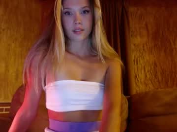 webcam girl bitter_moon live cam image #2473495