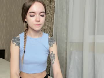 webcam girl mia_monk live cam image #3627371