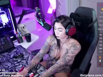 webcam girl evelyne92 live cam image #4563583