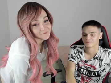webcam couple mia_n_harry live cam image #2651975