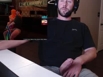 webcam man coffeelounge live cam image #6881950