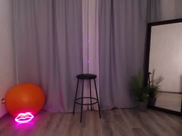 webcam girl kiska_kiss live cam image #2450549