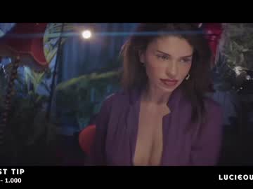 webcam girl lucieoude_ live cam image #3886019