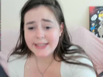 webcam girl emilia_me live cam image #1529091
