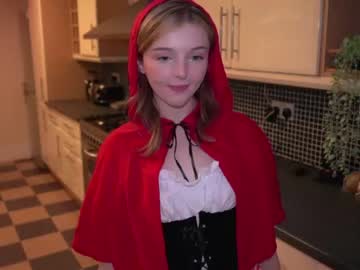 webcam girl lucydelovely live cam image #3512836