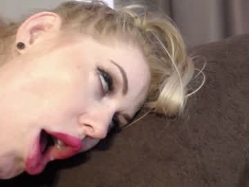 webcam girl strawberryqueen99 live cam image #1800898