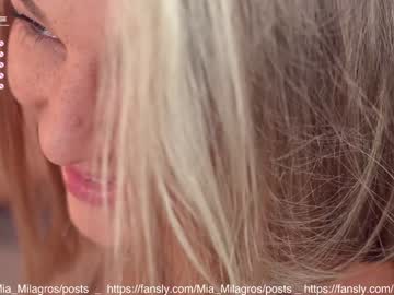 webcam girl mia_milagros live cam image #2324102